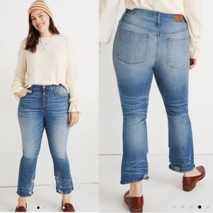 Madewell Cali Demi-Boot Jeans in Bess Wash: Button-Front‎ size 32 K1184